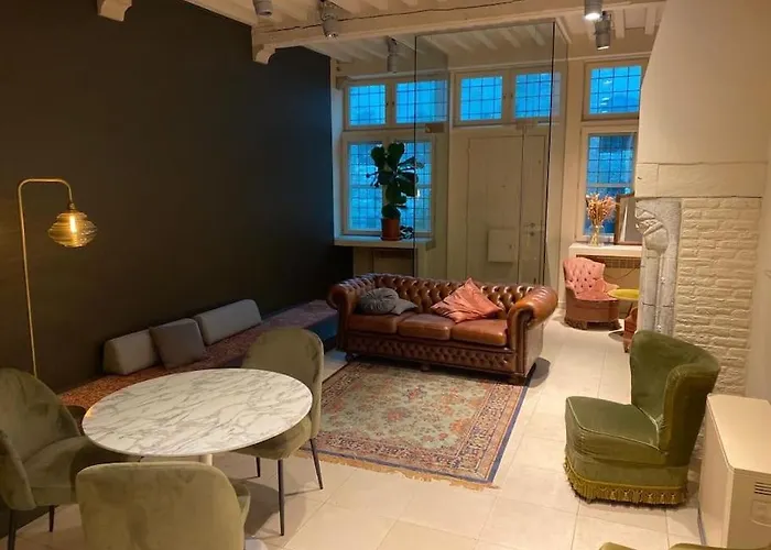 1597 Medieval Modern House *