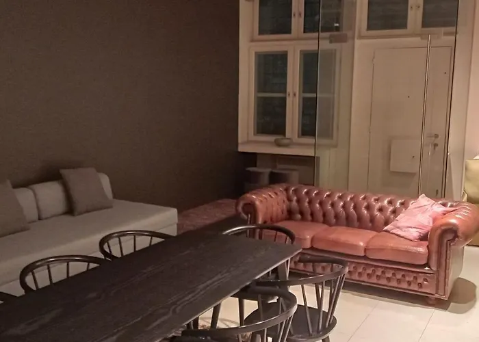 1597 Medieval Modern House