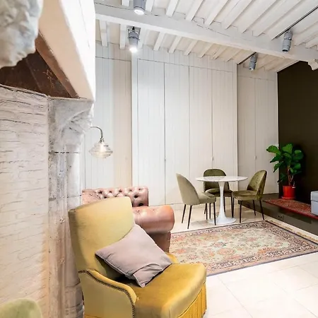 1597 Medieval Modern House