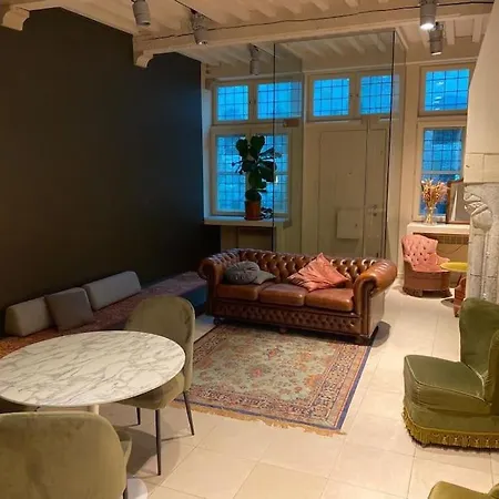 1597 Medieval Modern House *