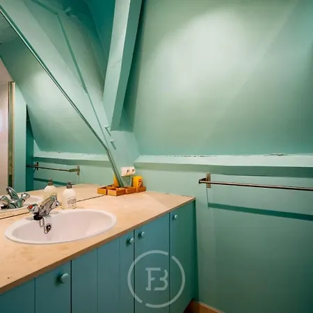 Dom wakacyjny 1597 Medieval Modern House *